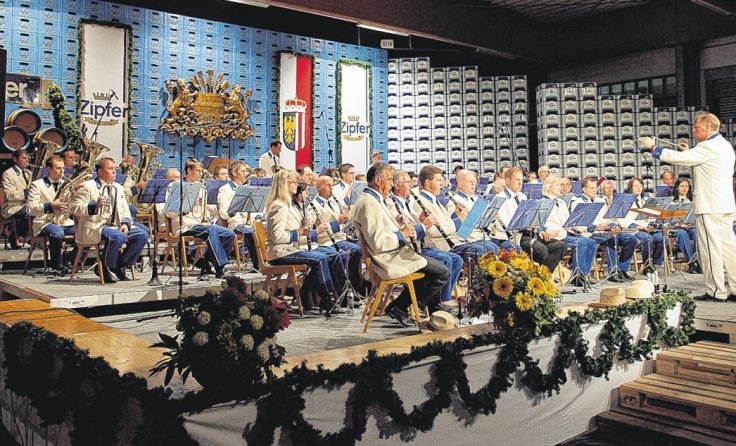 Musik mit Schwung erklingt beim Konzert der Brauereimusik Zipf.