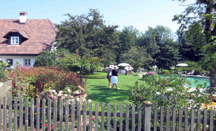 Gar nicht einsam ist es bei der Gartenroas im „Goatn a da Oaschicht“. Foto: Frickh