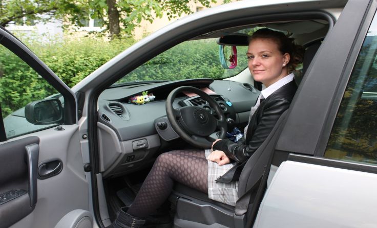 Der neue Wagen erleichtert das Leben von Patricia Sterneder ungemein. Foto: Ebner