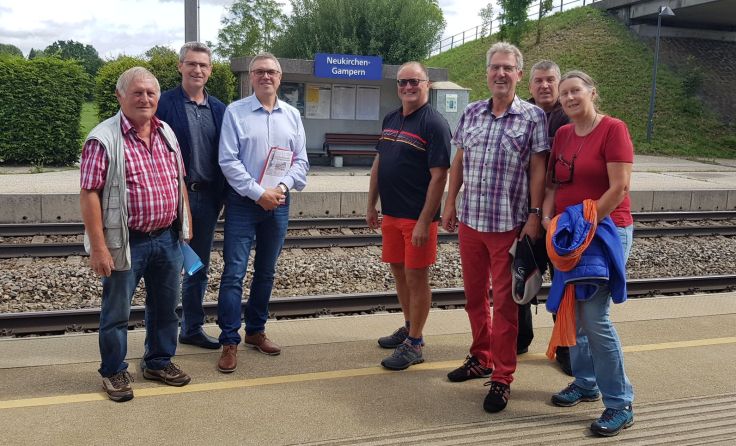 Hermann Krenn und Erich Rippl mit lokalen SPÖ-Vertretern Foto: SPÖ Gampern