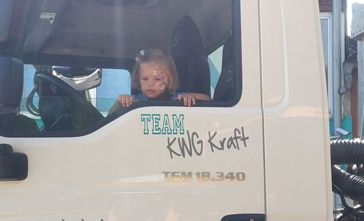 Die kleinen Gäste durften sich auch beim KWG Fuhrpark austoben.Foto: KWG