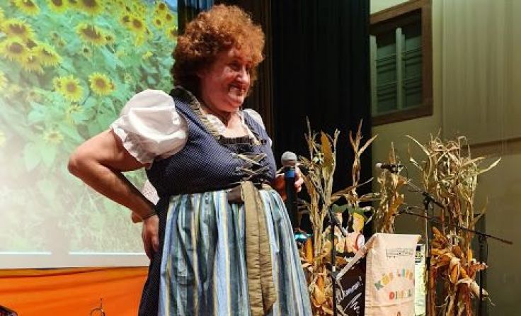Gstanzlsängerin Renate Maier
