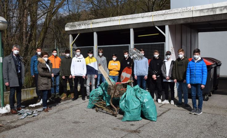 Innerhalb einer Stunde wurden sieben Säcke voll Müll gesammelt. Foto: privat