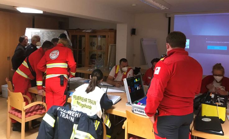 Ein Aufgebot von 145 Frauen und Männern waren an der Suche beteiligt. Fotos: FF St. Georgen