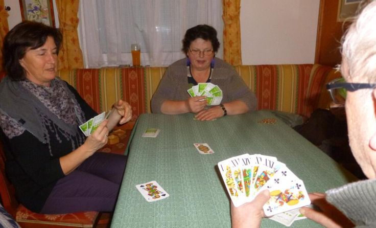 Perfekte Freizeitunterhaltung dank dem Tarockspiel (Foto: privat)