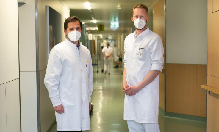 Primar Stefan Stättner (l.) und Oberarzt Florian Primavesi (Foto: OÖG)