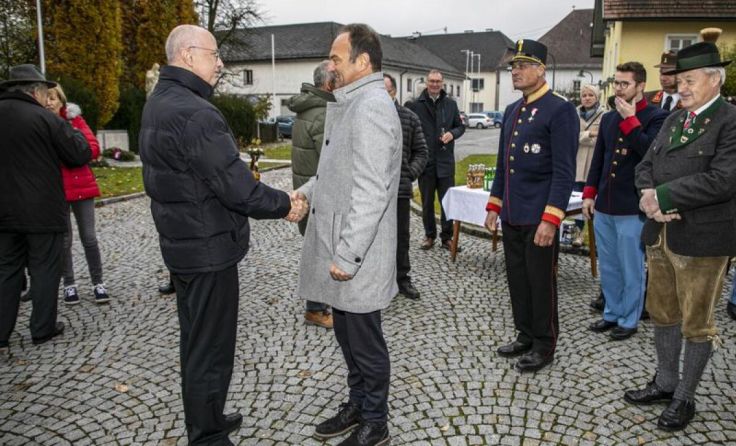 Ein herzliches Willkommen durch Bürgermeister Peter Harringer (Foto: Pfarre Regau)