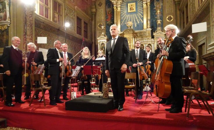 Friedrich Springer und das Kammerorchester waren in Hochform. (Foto: Androsch)