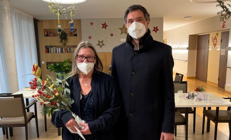 Anita Mair mit Bürgermeister Peter Schobesberger (Foto: Stadtamt)