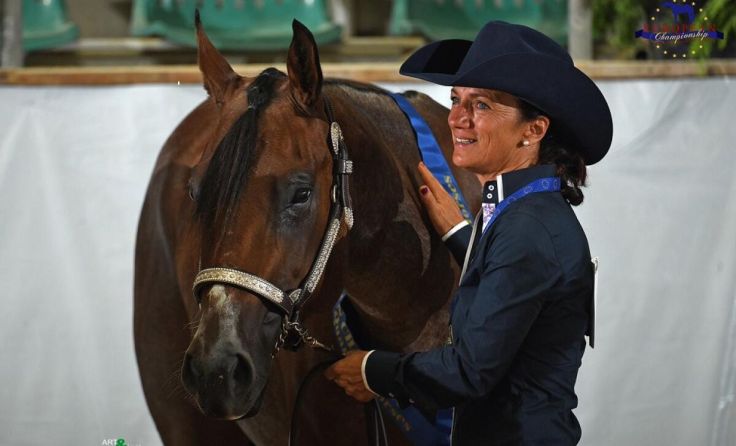 Annemarie Brieger mit Amazingly Lopin „Lazy“ (Foto: Art & light photography)