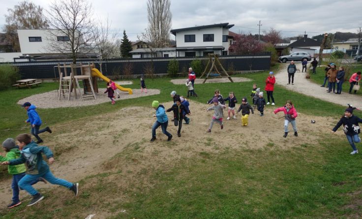 Ostereier-Suche auf den Spielplätzen in Regau (Foto: ÖVP Regau)
