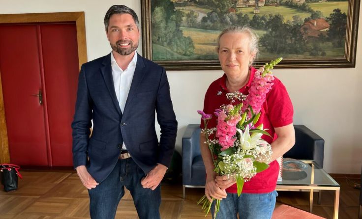 Bürgermeister Peter Schobesberger mit Barbara Wimmer (Foto: Stadtamt)