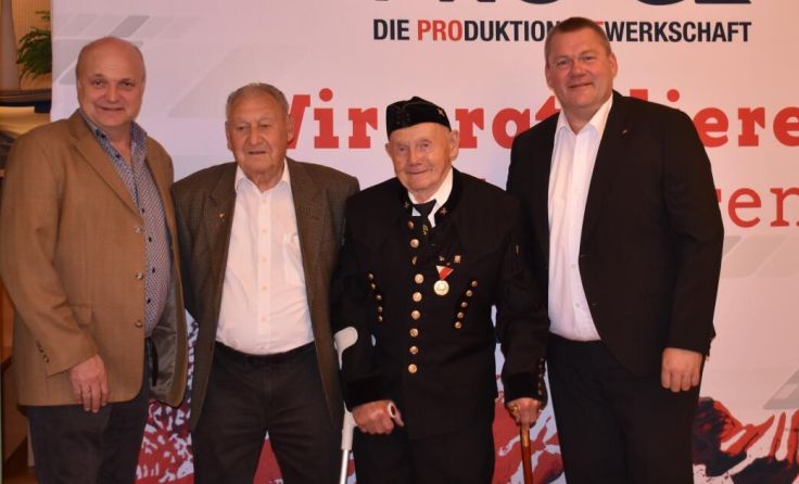 Die beiden Bergmänner sind seit 70 Jahren Gewerksschaftsmitglieder. (Foto: ÖGB)