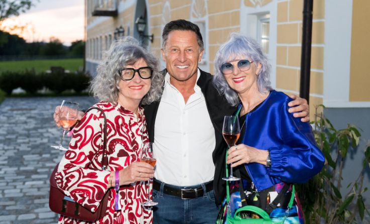 Skilegende Hans Enn mit Andrea und Gabriele Kronlachner (Foto: moments Magazin)