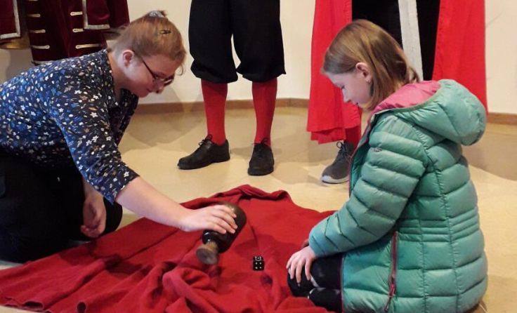 Dramatisch dargebotene Kurzaufführung für die Schüler (Foto: privat)