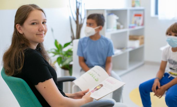 Lena Quirchmair bereitet Freude mit ihrer „Reise zu den Quasels“. (Foto: OÖG)