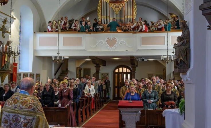 Die Damen unterstützen mit ihren Aktivitäten zahlreiche Projekte. (Foto: Goldhaubengruppe)