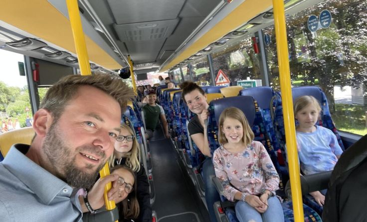 Bei der Busfahrt wurde an vielen interessanten Orten ein Halt eingelegt. (Foto: Gemeinde)
