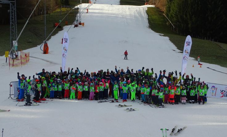 Rund 90 Kinder nahmen am Skikurs teil. (Foto: USC Attergau)