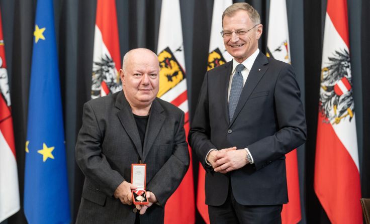 Dietmar Ematinger (l.) mit Landeshauptmann Thomas Stelzer (Foto: Land OÖ, Peter Mayr)