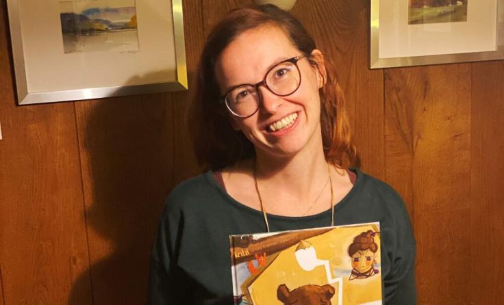 Agnes Hitzl mit "Kleiner Bär macht einen Fehler" (Foto: Christoph Hitzl)