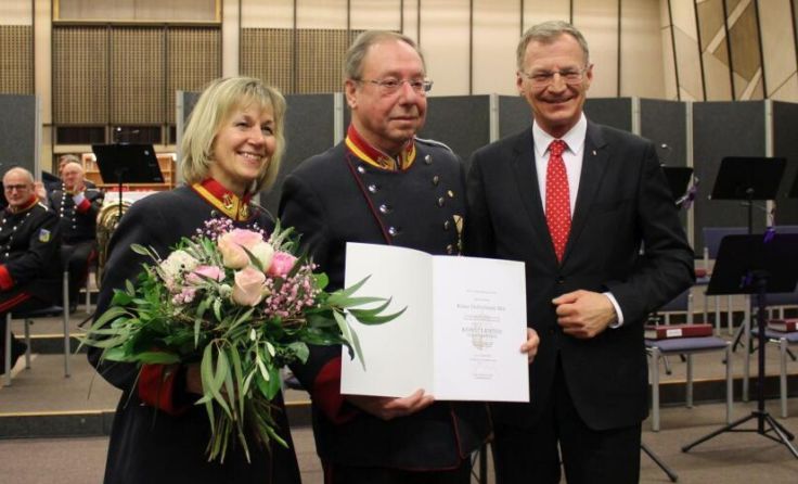 Ursula und Klaus Duftschmid mit Landeshauptmann Thomas Stelzer (Foto: Stadtamt)
