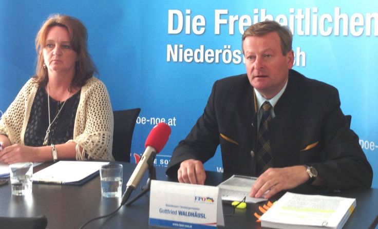 FPÖ-Klubobmann Gottfried Waldhäusl stößt das Budget 2017 sauer auf. Foto: Hebe