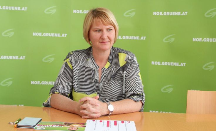 Helga Krismer regt sich über das Aus der LAK auf. Foto: Hebe