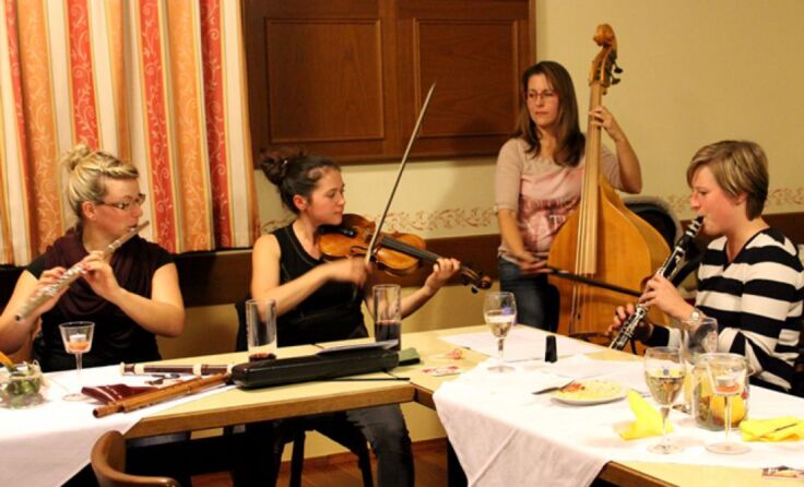 Die Freude am gemeinsamen Musizieren steht beim Musikantenstammtisch im Vordergrund