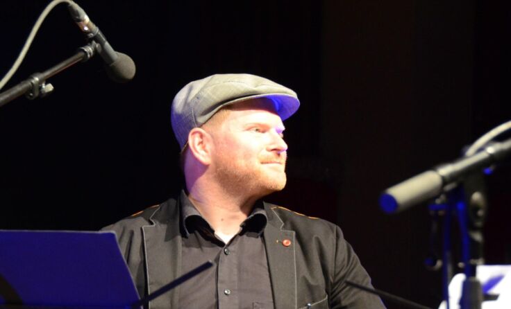 Der Veranstalter Peter Hofmayer wurde mit Applaus begrüßt. Foto: mott