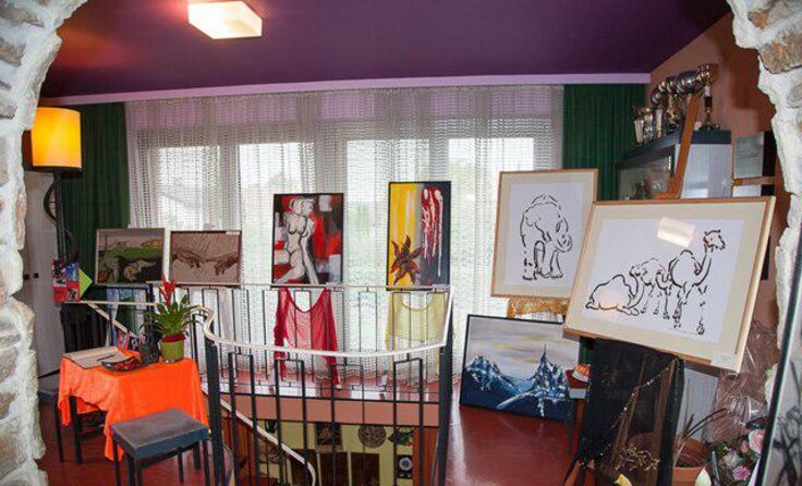 Kunst war im ganze Haus zu erleben. Foto: Hermann Cisar