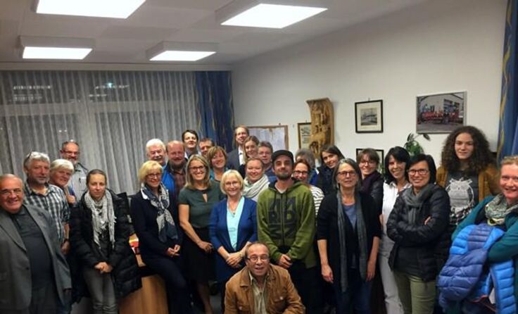 Beim ersten Treffen der Menschen, die sich in der Unterstützung der Flüchtlinge engagieren wollen.