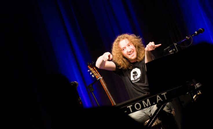 Thomas ist allein schon ein ganzes Orchester. Foto: Loucaz Steinherr/www.buntbewegt.