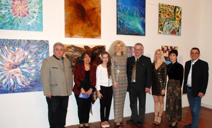 Bei der Eröffnung der Ausstellung „Fine Art Salon und Fine Art Masters Pieces“