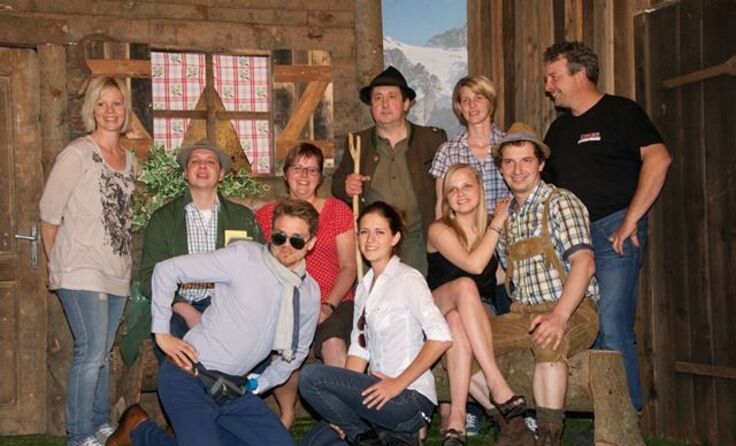Auf Burgis Alm geht es bald drunter und drüber. Foto: Theatergruppe Neuhofen