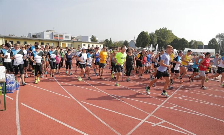 Voll Engagement drehten die Läufer Runde um Runde. Foto: dm/Hinterramskogler