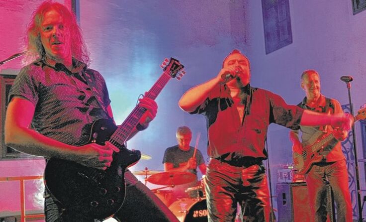 Gurgl Murgl bringen die besten Rock-Klassiker mit Dialekttexten auf die Bühne.