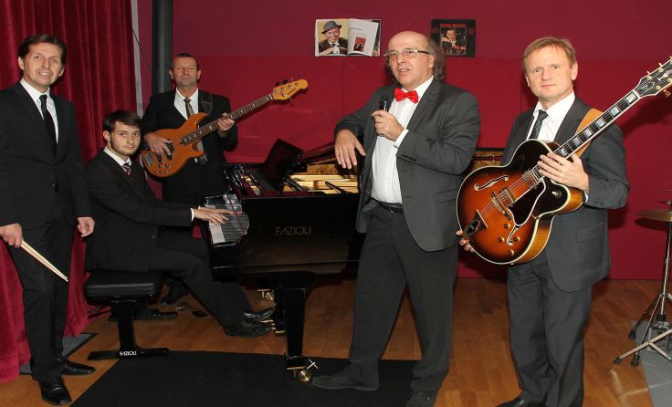 Eine handverlesene Combo spielt die besten Songs Frank Sinatras. Foto: Gerhard Stubauer
