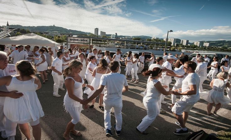Die Amstettner Salsa-Tänzer tanzen auch gern in Linz. Foto: Helmut Daucher
