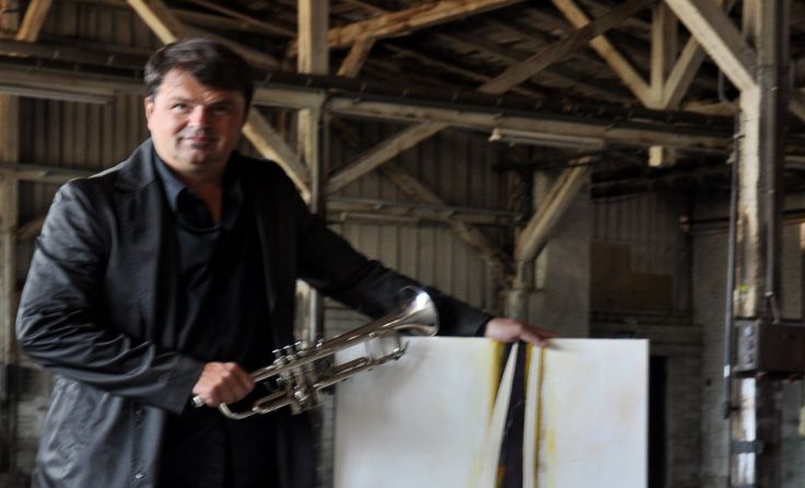 Der Komponist der Suite und musikalische Leiter Josef Burchartz Foto: KIAM