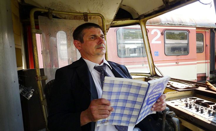 Der ehemalige Kochlehrling Norbert Mottas liest parakulinarische Texte. Foto: Götz Bury