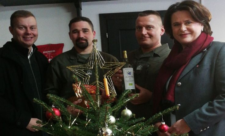 Ein Christbaum als Geschenk. Foto: FPÖ