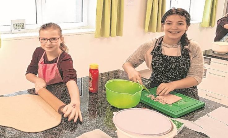 Pizzabacken als Highlight der Runden Wochen an der der NMS Wallsee-Sindelburg
