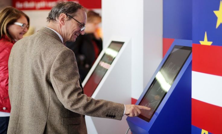 Die interaktiven Monitore sind eine Spezialität des Museums. Foto: weinfranz.at