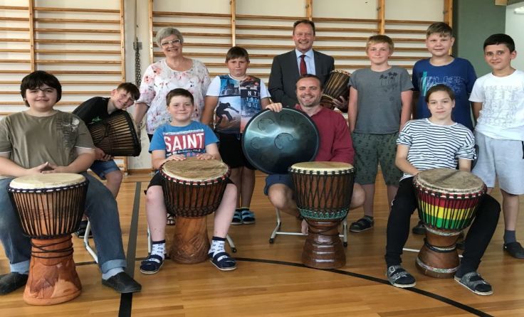 Beim Besuch in der Sonnenschule waren feine Klänge zu hören. Foto: Pfaffenbichler