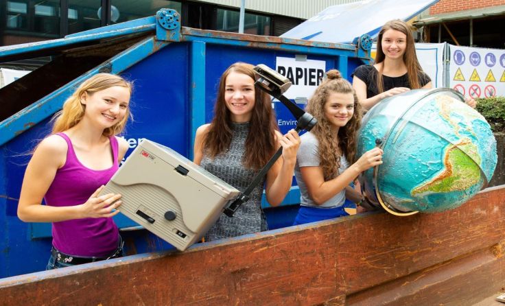 Bevor noch Brauchbares auf dem Müll landet, wird es zum Verkauf angeboten. Foto: Helmut Wurzer