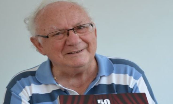 Josef Maderthaner mit seiner aufwändig gestalteten Chronik. Foto: mott