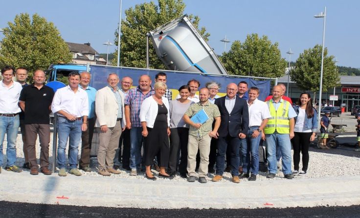Bei der Eröffnung des Kreisverkehrs Foto: Stadtgemeinde Amstetten