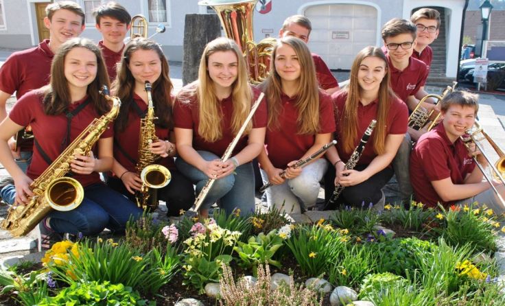 Die Musikkapelle Stift Ardagger stimmt auf den Frühling ein. Foto: Josef Sonnleitner