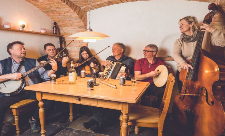 „Die IB“ spielen traditionelle Irish Folk Music Foto: www.inShot.at